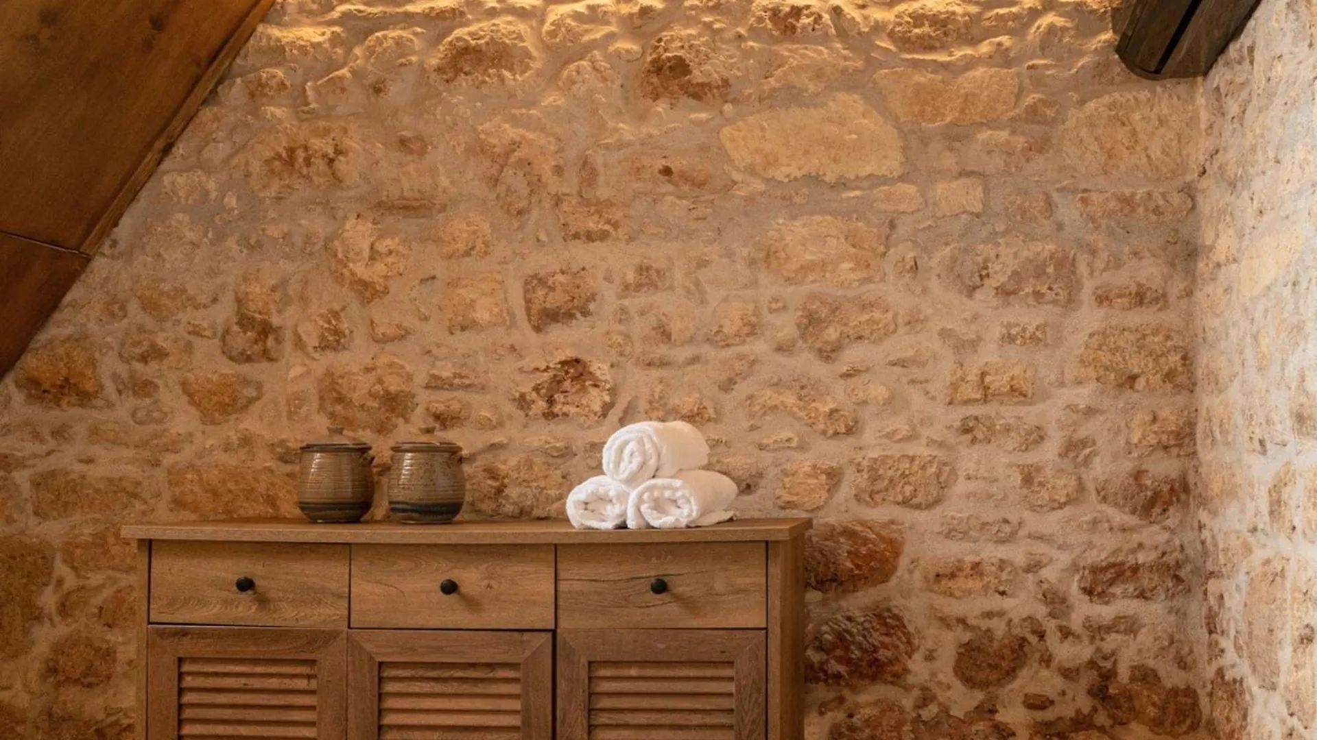 Antama Living, Luxe Stonehouse With Pool & Bbq Villa Rethimno