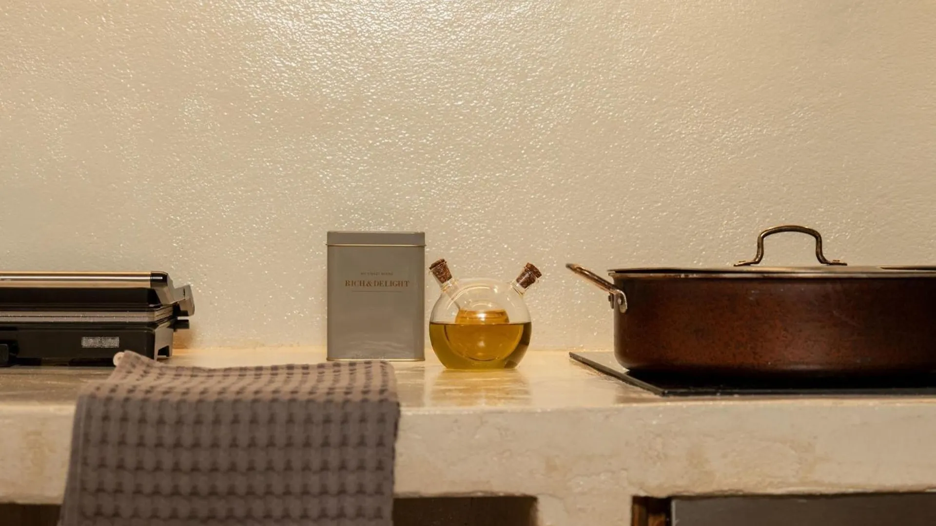 Antama Living, Luxe Stonehouse With Pool & Bbq Villa Rethimno