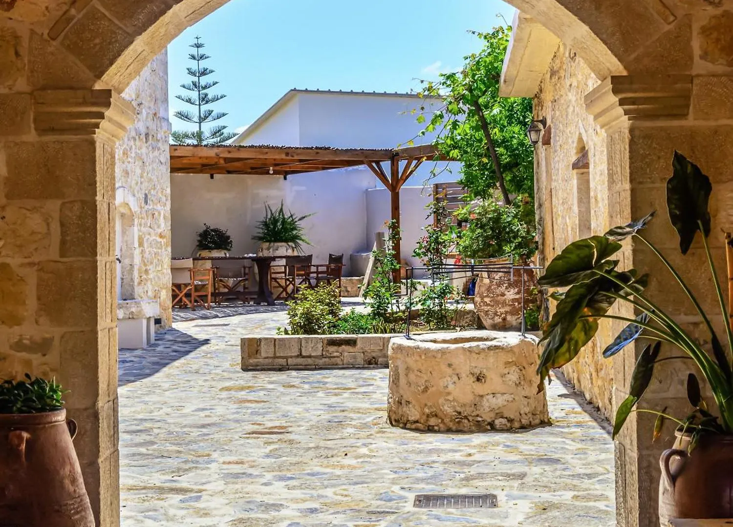 Antama Living, Luxe Stonehouse With Pool & Bbq Villa Rethimno